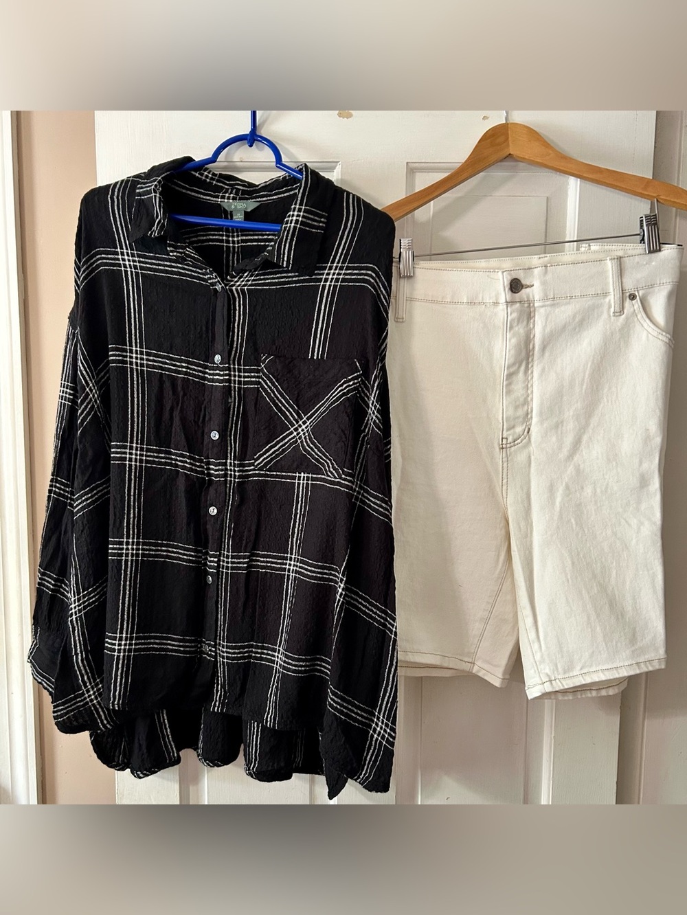Women’s Terra & Sky Bermuda Shorts w/ Button Down Shirt 3x